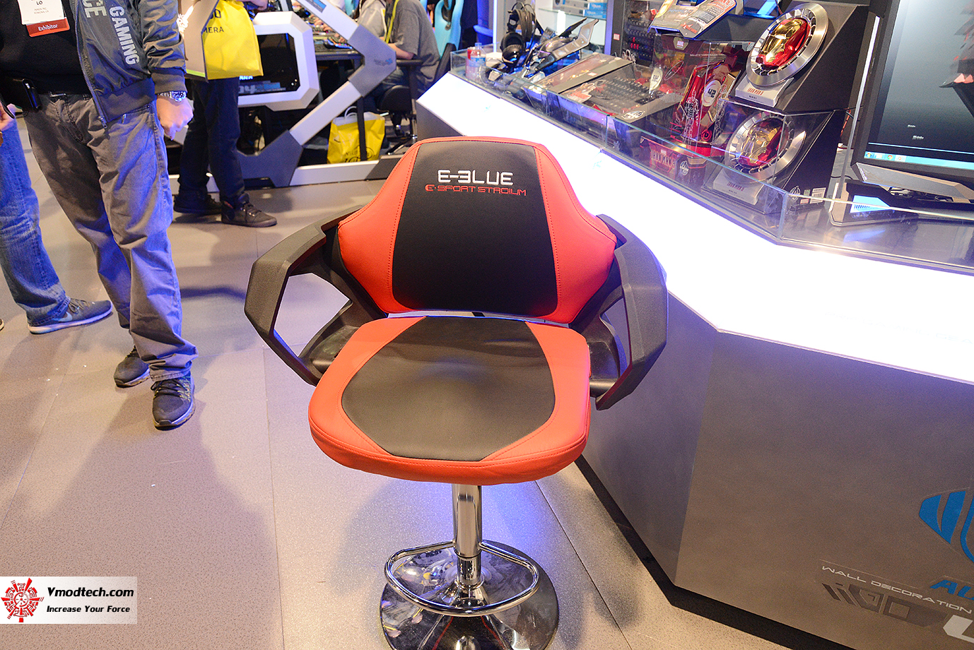 dsc 2548 E BLUE E SPORT STADIUM BOOTH CES2017