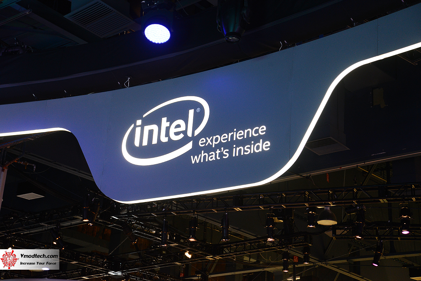 dsc 3180 INTEL BOOTH CES2017