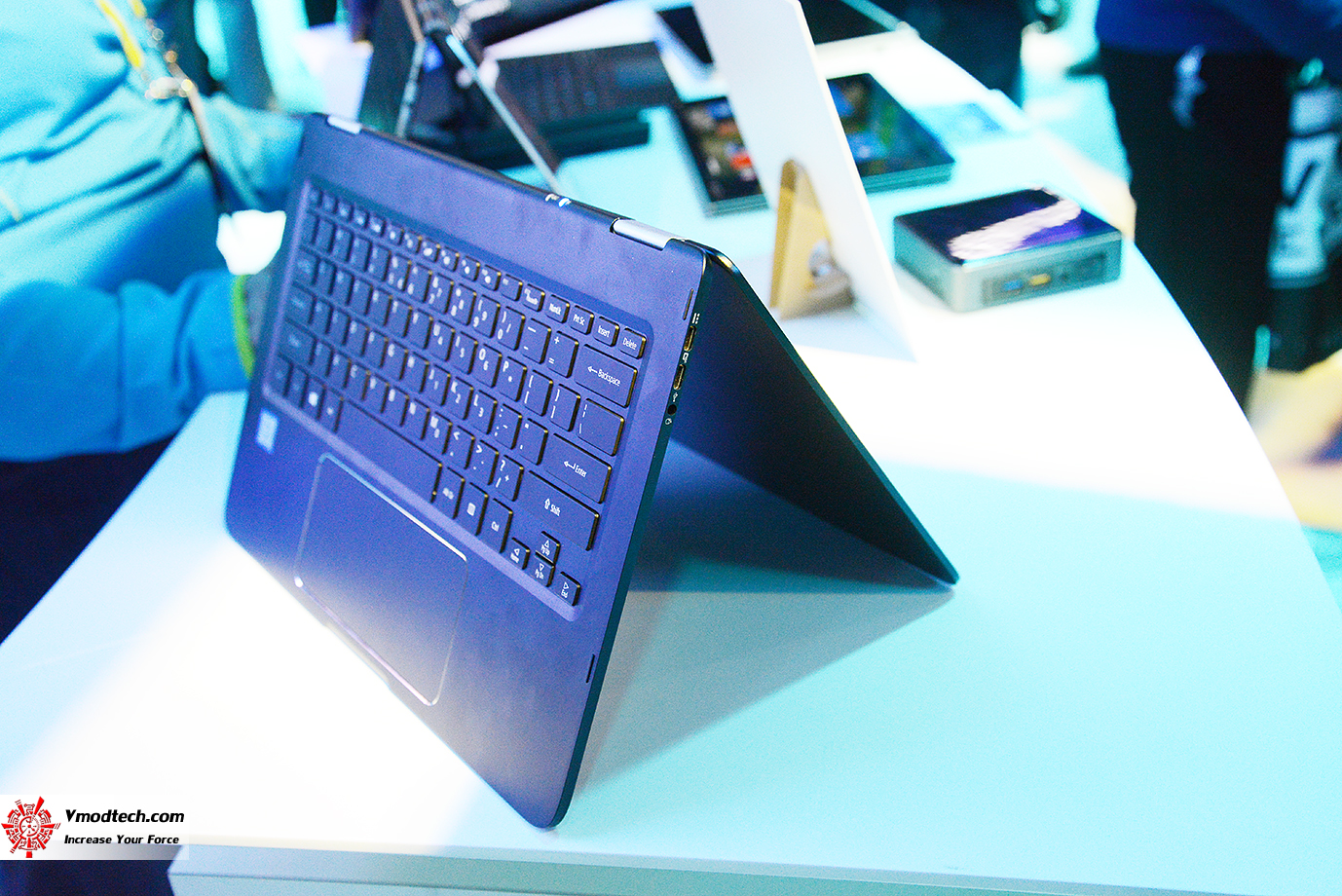 dsc 3233 INTEL BOOTH CES2017