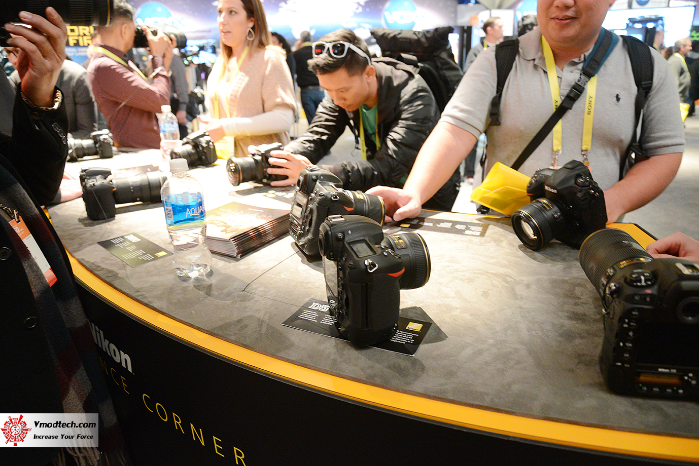 dsc 3400 Nikon BOOTH CES2017 