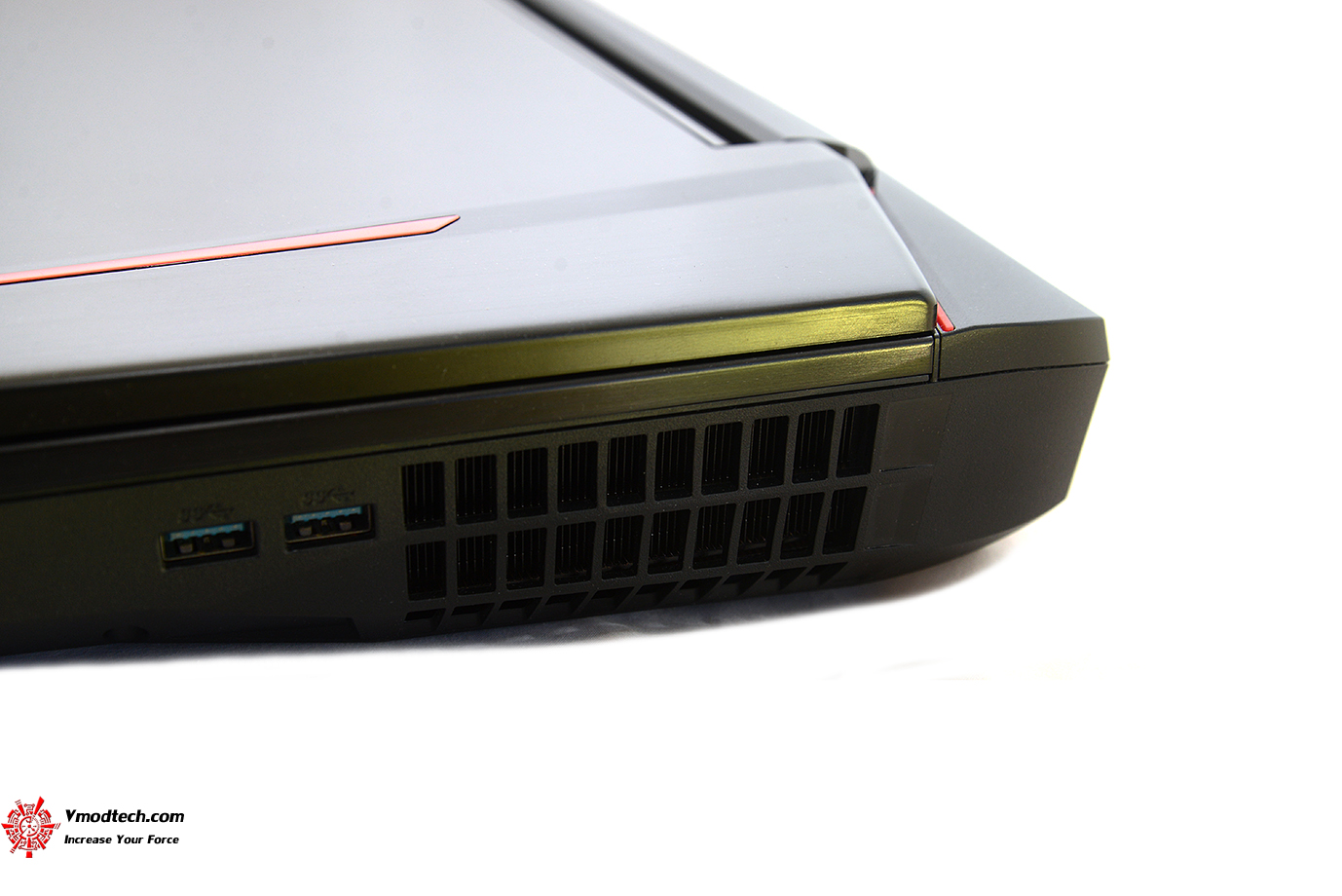 dsc 5219 MSI GT83VR 7RF Titan SLI REVIEW