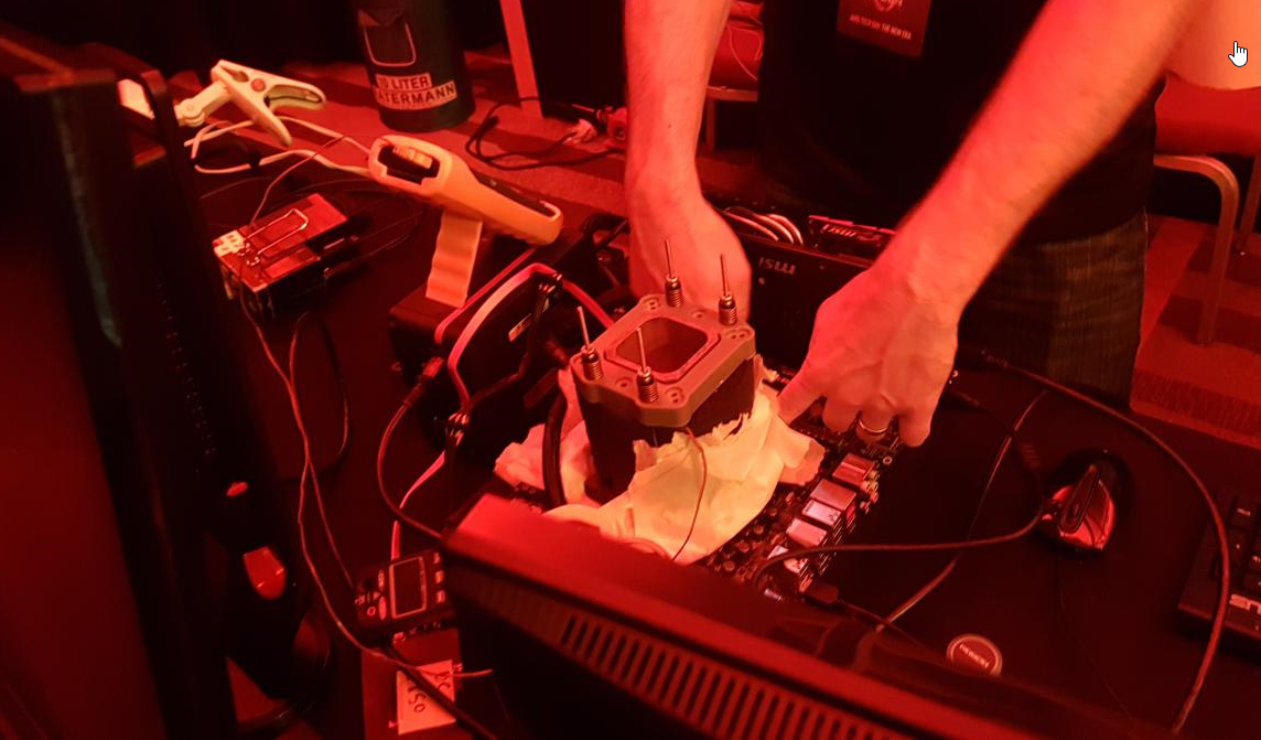 2017-03-06_2-58-17 2017 03 06 2 58 17 AMD Ryzen 7 1800X ทุบสถิติโอเวอร์คล๊อกที่ความเร็ว 5.8GHz และรัน Cinebench R15 ด้วยสถิติโลกที่ความเร็ว 5.36GHz ในการทดสอบ