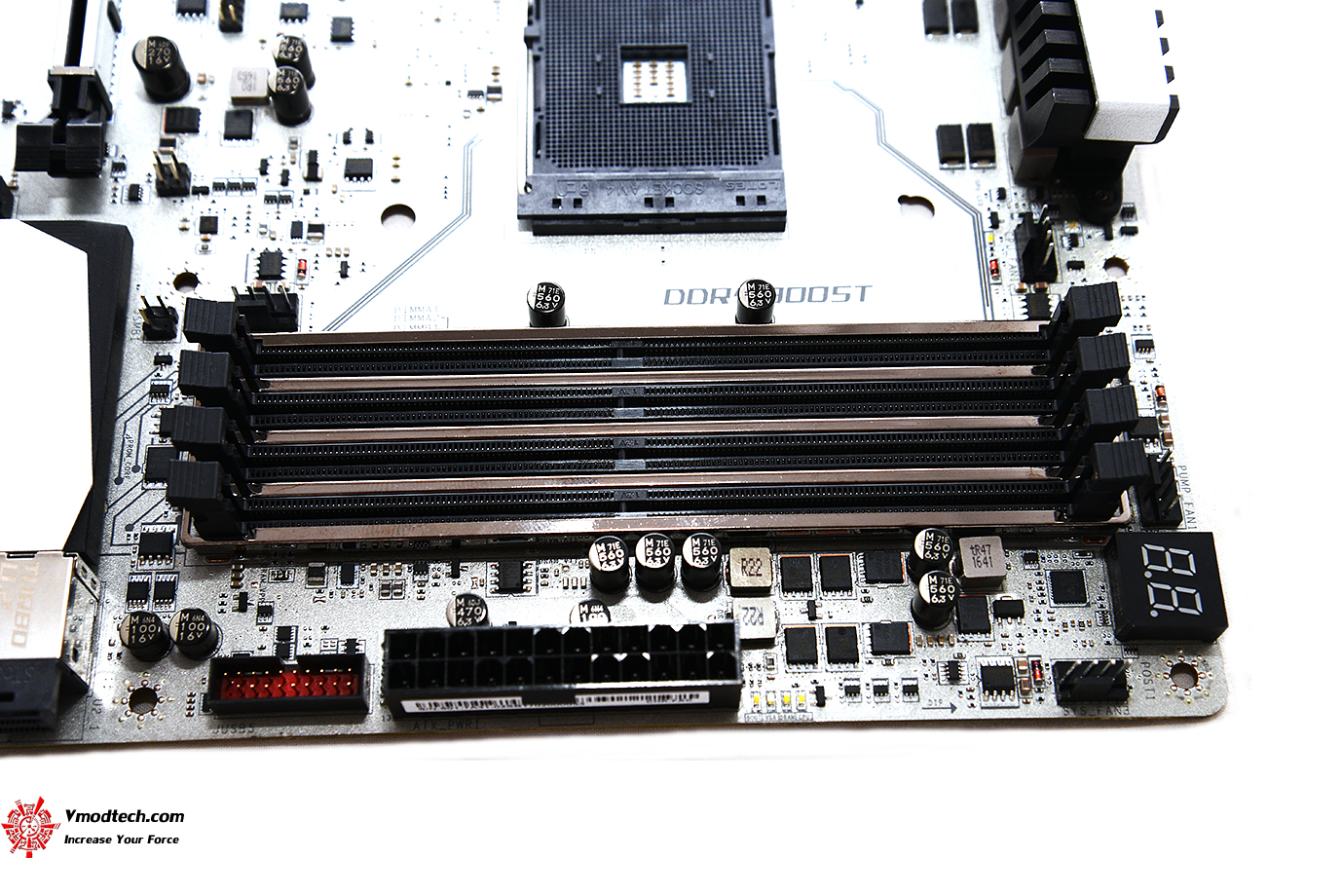 dsc 5878 MSI X370 XPOWER GAMING TITANIUM REVIEW 