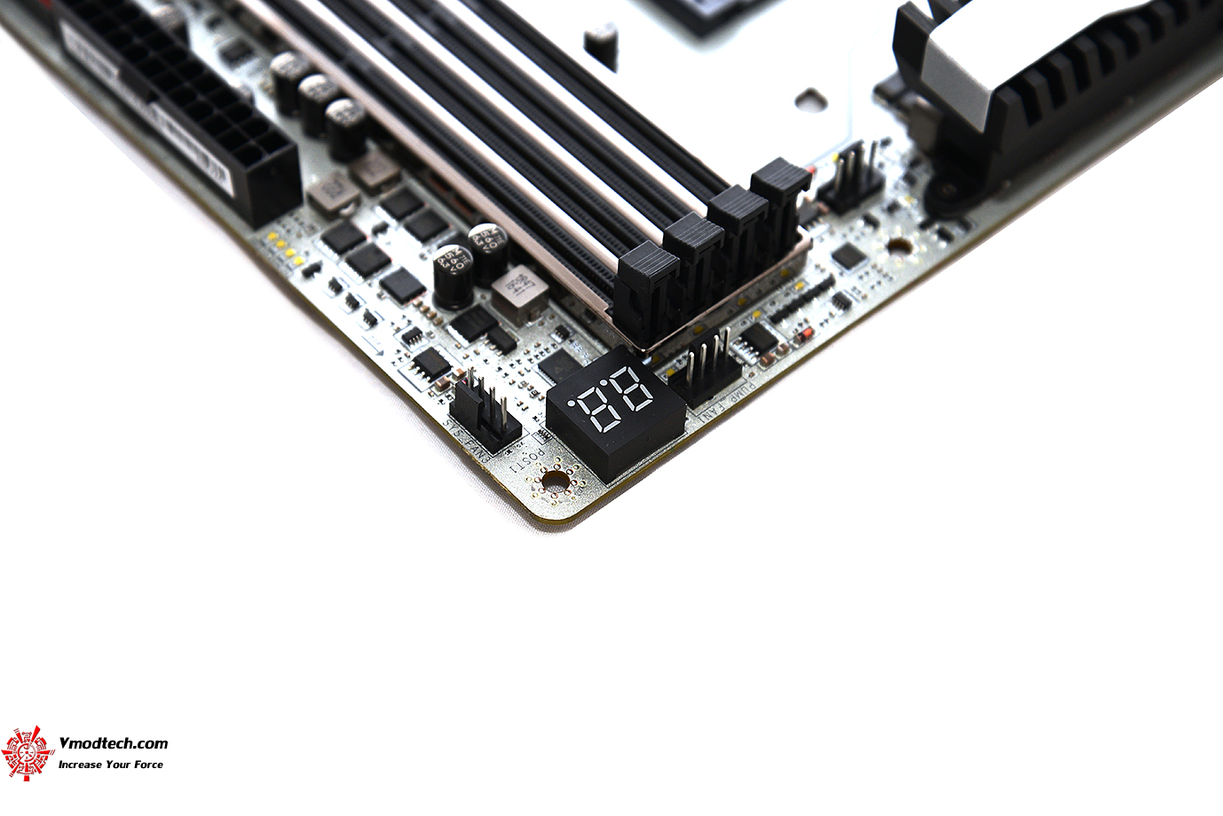 dsc 5916 MSI X370 XPOWER GAMING TITANIUM REVIEW 