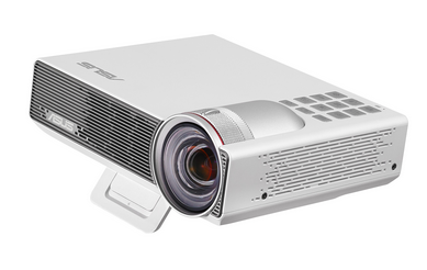 p3b side ASUS เปิดตัวโปรเจคเตอร์ รุ่นใหม่ P3B ที่ให้ความสว่างมากถึง 800 Lumens พร้อมแบตเตอรี่ในตัว!