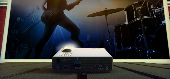 sonicmaster 720x337 ASUS เปิดตัวโปรเจคเตอร์ รุ่นใหม่ P3B ที่ให้ความสว่างมากถึง 800 Lumens พร้อมแบตเตอรี่ในตัว!