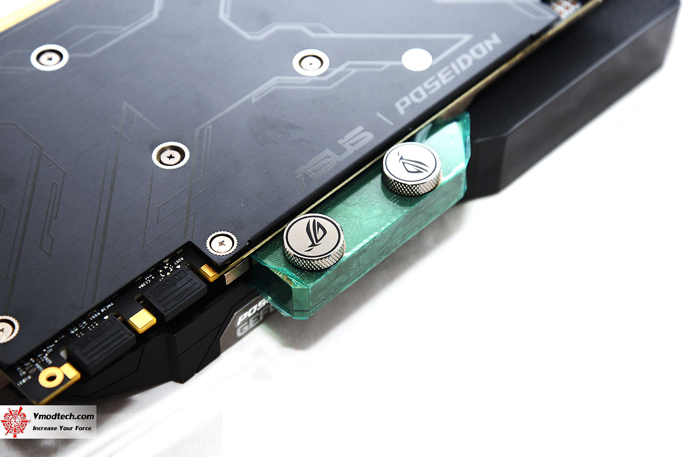 dsc 8822 ASUS ROG Poseidon GeForce GTX 1080 TI 11GB Platinum Edition Review 