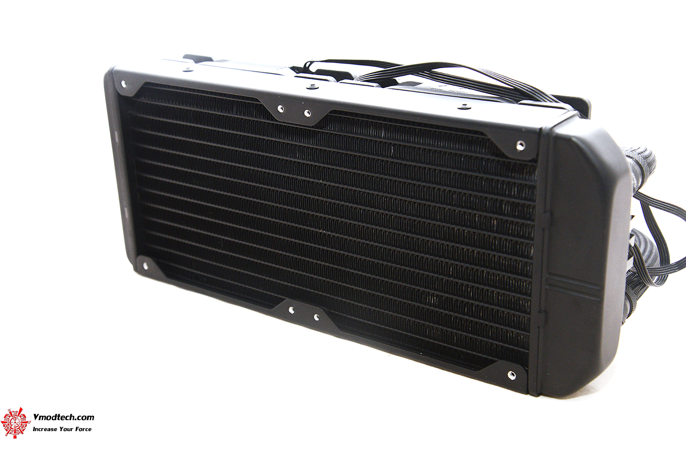 dsc 0153 Fractal design Celsius S24 Water Cooling Review