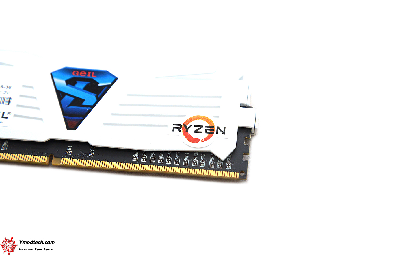 dsc 0588 GEIL DDR4 2400Mhz SUPER LUCE Series AMD Edition Review