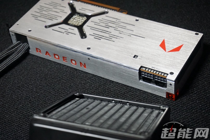 amd radeon rx vega 64 liquid cooled edition 1 ชมรูป AMD Radeon RX Vega 64 Liquid Cooled และรุ่น Radeon RX Vega 64 Limited Edition การ์ดจอตัวแรงของทาง AMD กับรูปตัวเป็นๆ!!!