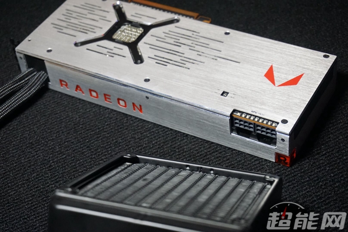 amd-radeon-rx-vega-64-liquid-cooled-edition_1 amd radeon rx vega 64 liquid cooled edition 1 ชมรูป AMD Radeon RX Vega 64 Liquid Cooled และรุ่น Radeon RX Vega 64 Limited Edition การ์ดจอตัวแรงของทาง AMD กับรูปตัวเป็นๆ!!!