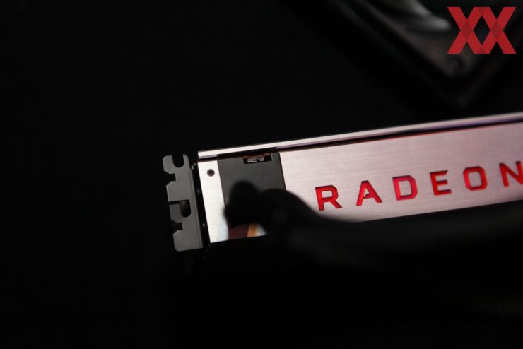 amd radeon rx vega 64 liquid cooled 6 740x494 ชมรูป AMD Radeon RX Vega 64 Liquid Cooled และรุ่น Radeon RX Vega 64 Limited Edition การ์ดจอตัวแรงของทาง AMD กับรูปตัวเป็นๆ!!!