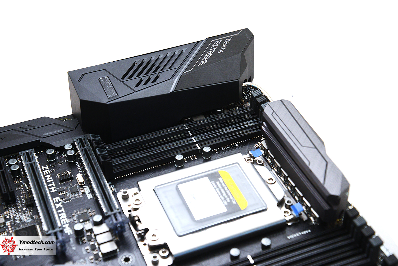 dsc 1976 ASUS X399 ROG ZENITH EXTREME REVIEW