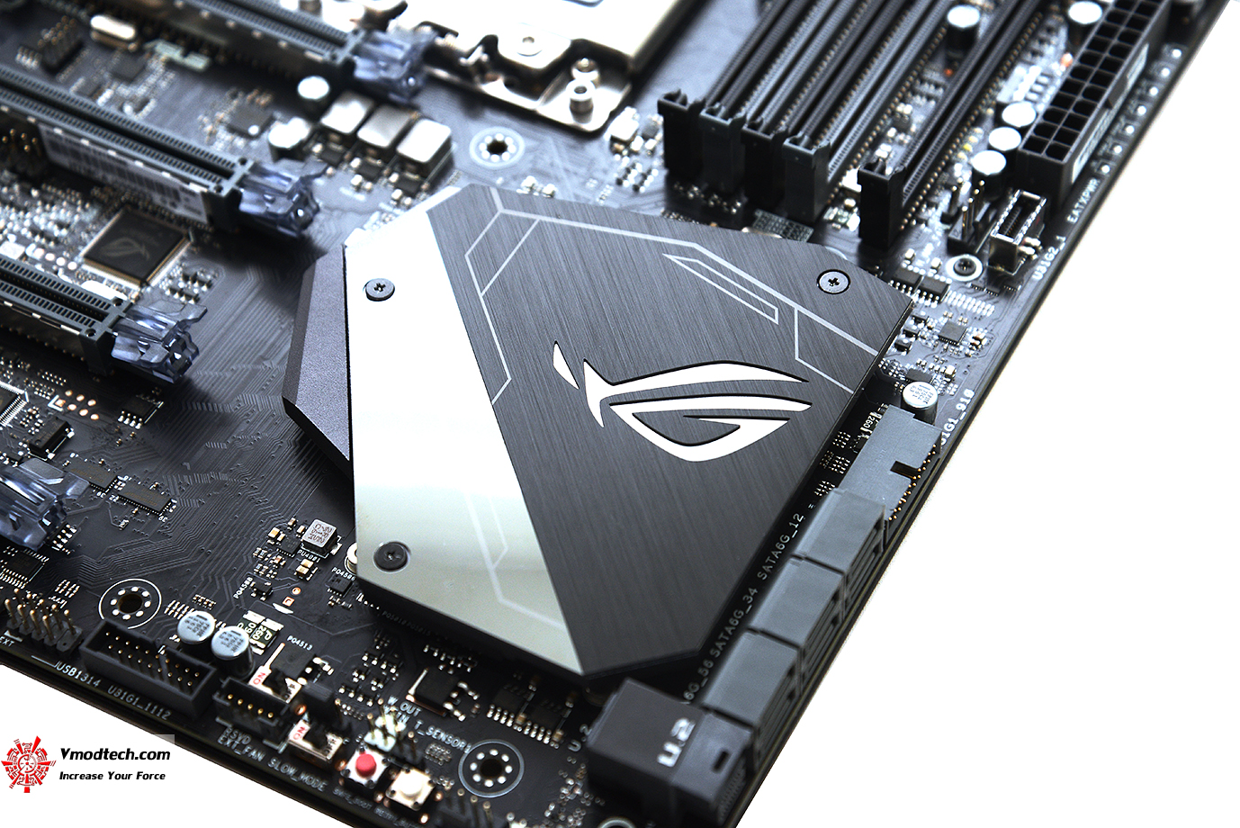 dsc 2006 ASUS X399 ROG ZENITH EXTREME REVIEW