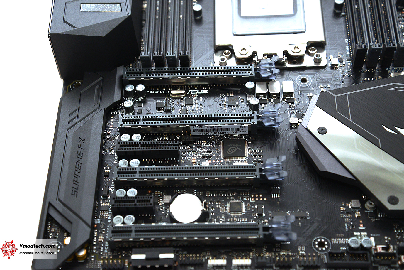 dsc 2019 ASUS X399 ROG ZENITH EXTREME REVIEW