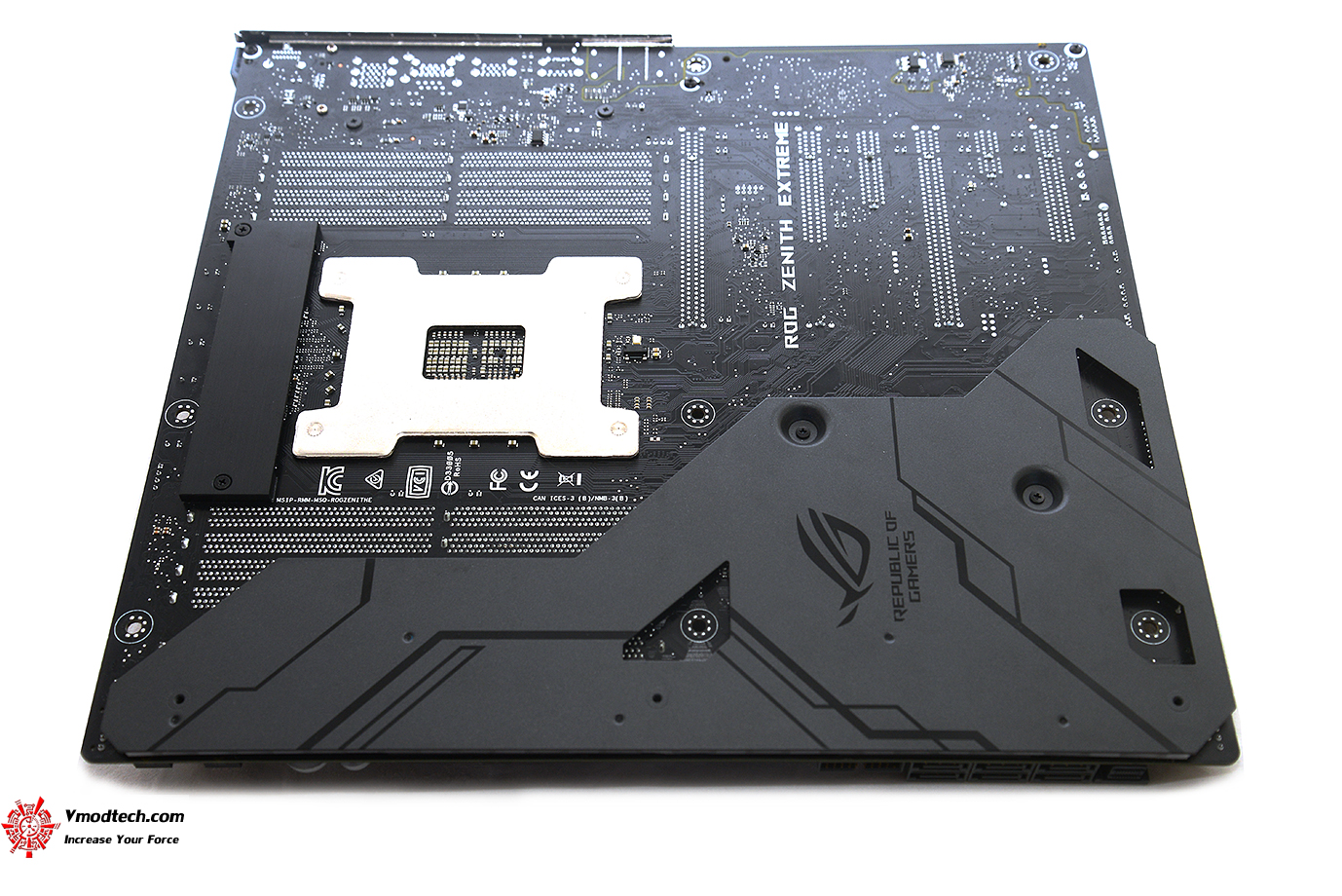 dsc 2044 ASUS X399 ROG ZENITH EXTREME REVIEW