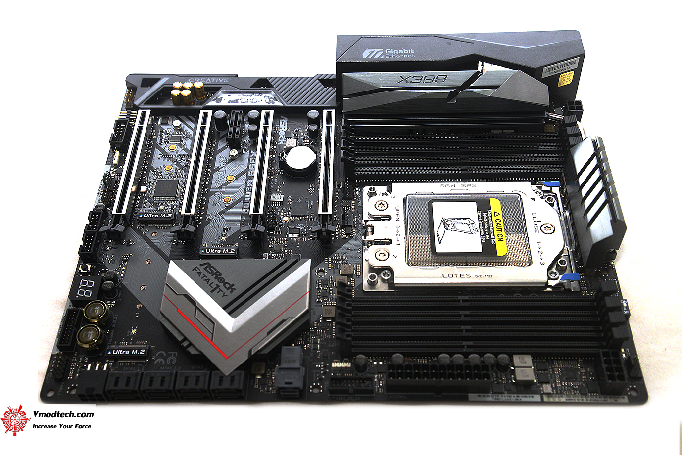 dsc 3141 ASRock Fatal1ty X399 Professional Gaming Review