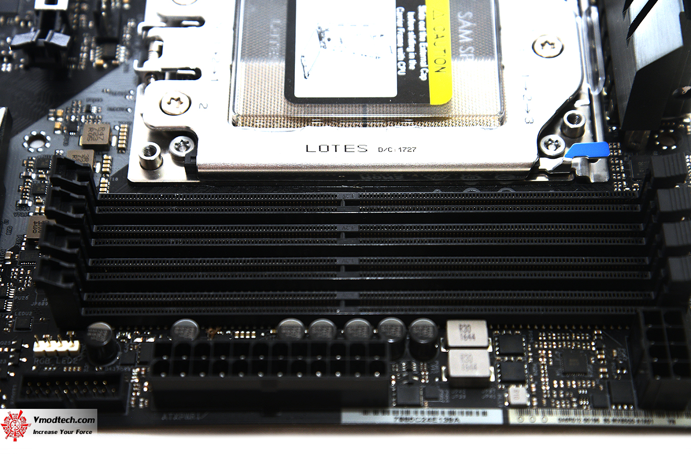 dsc 3165 ASRock Fatal1ty X399 Professional Gaming Review