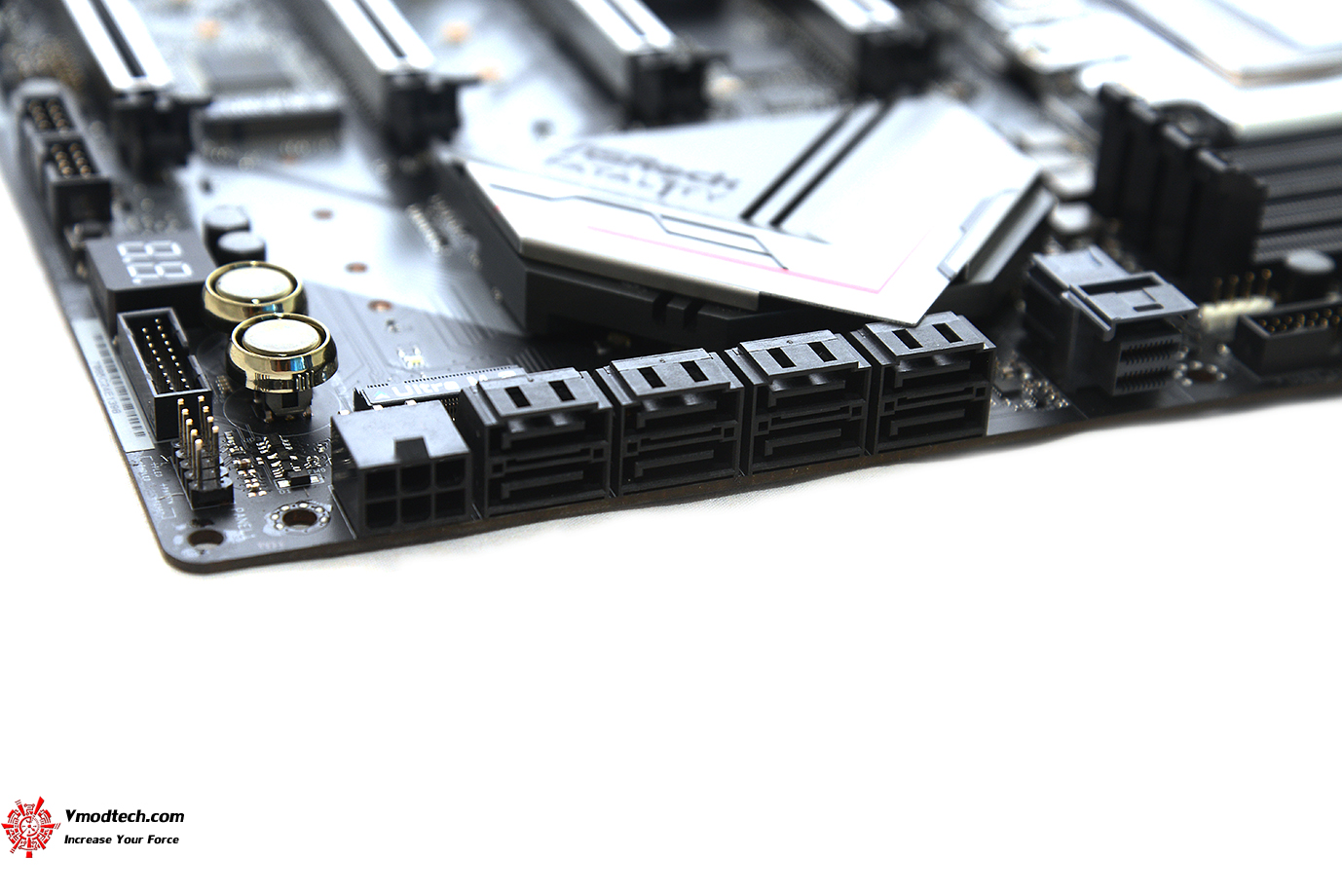 dsc 3176 ASRock Fatal1ty X399 Professional Gaming Review