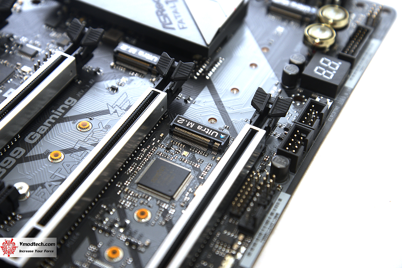 dsc 3204 ASRock Fatal1ty X399 Professional Gaming Review