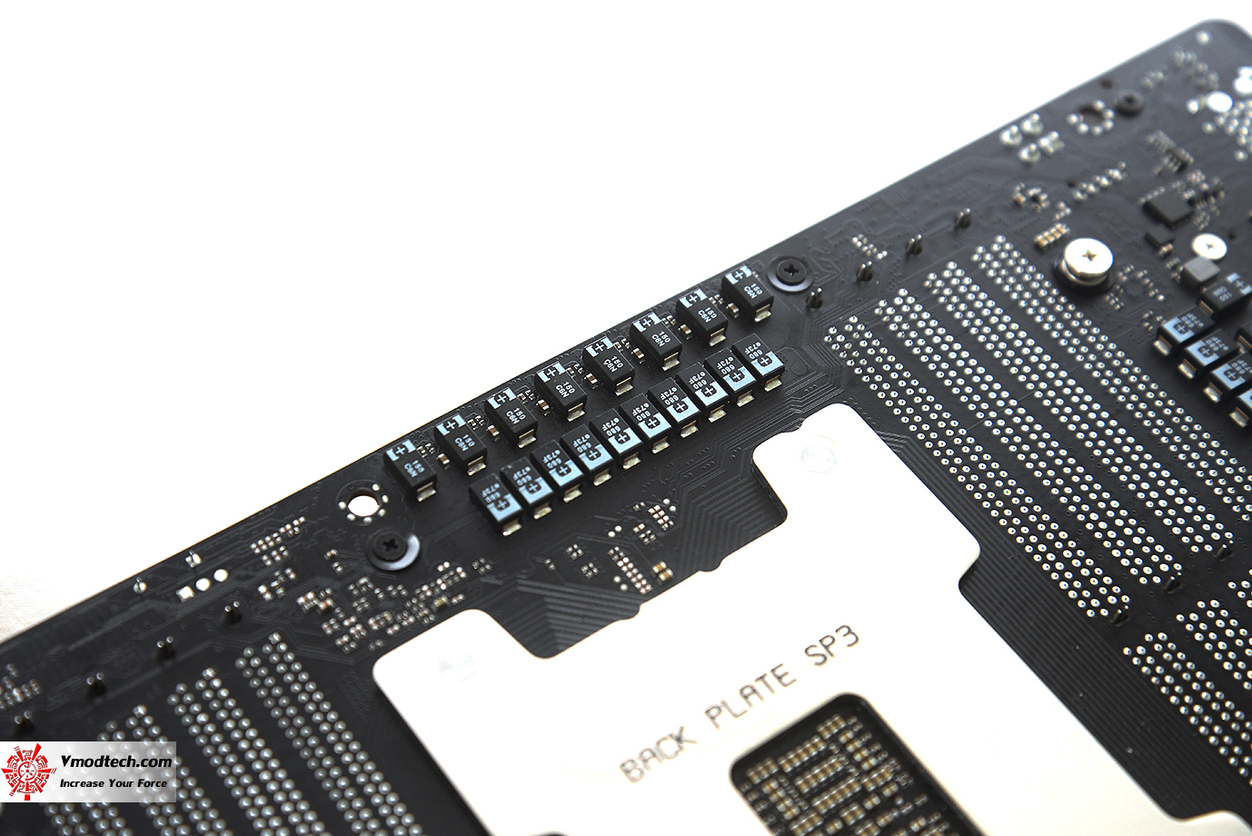 dsc 3227 ASRock Fatal1ty X399 Professional Gaming Review