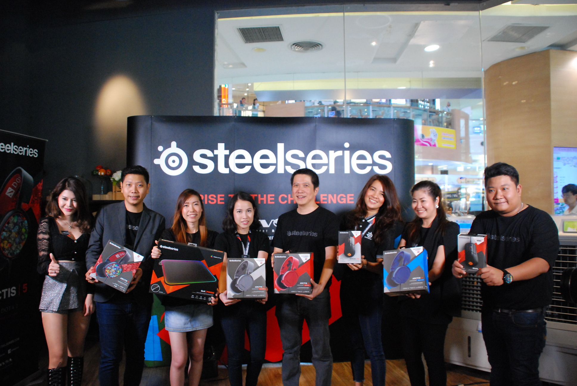 picture press conference resize SteelSeries เกมมิ่งเกียร์แบรนด์ดังระดับโลก ประกาศแต่งตั้งเพิ่มเติม บริษัท เอสวีโอเอ จำกัด (มหาชน) เป็นผู้นำเข้าและจัดจำหน่ายสินค้าอย่างเป็นทางการ พร้อมรุกตลาดไลน์อัพสินค้าใหม่ทั่วประเทศ