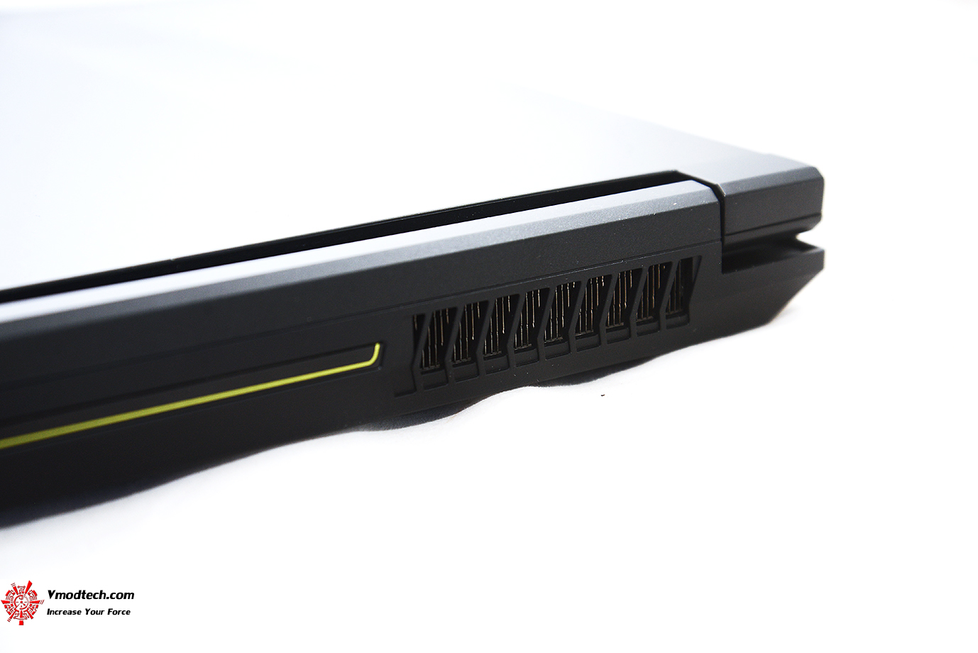 dsc 3843 MSI WE62 7RI Workstation Review