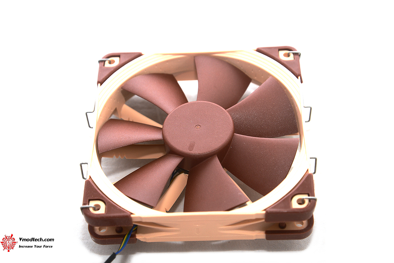 dsc 3985 NOCTUA NH U12S Single Tower CPU Coolers Review 