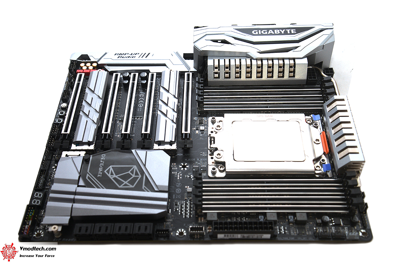 dsc 5559 GIGABYTE X399 DESIGNARE EX REVIEW