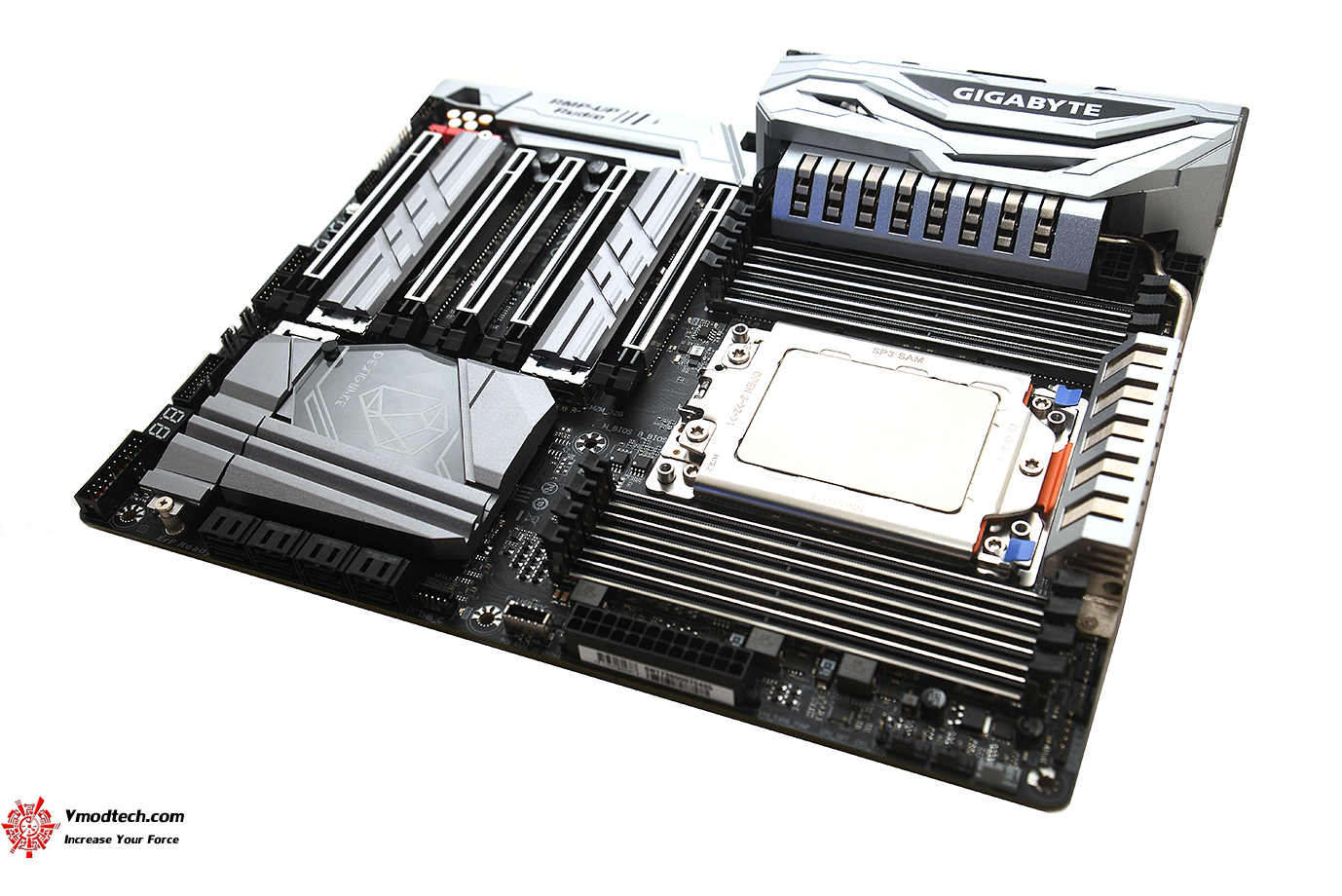 dsc 5565 GIGABYTE X399 DESIGNARE EX REVIEW