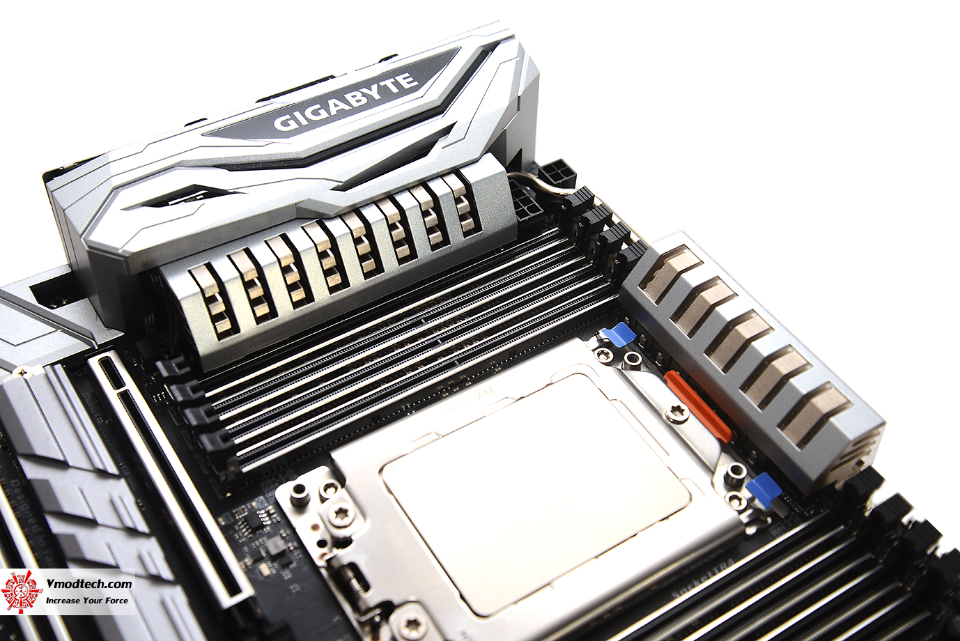 dsc 5580 GIGABYTE X399 DESIGNARE EX REVIEW