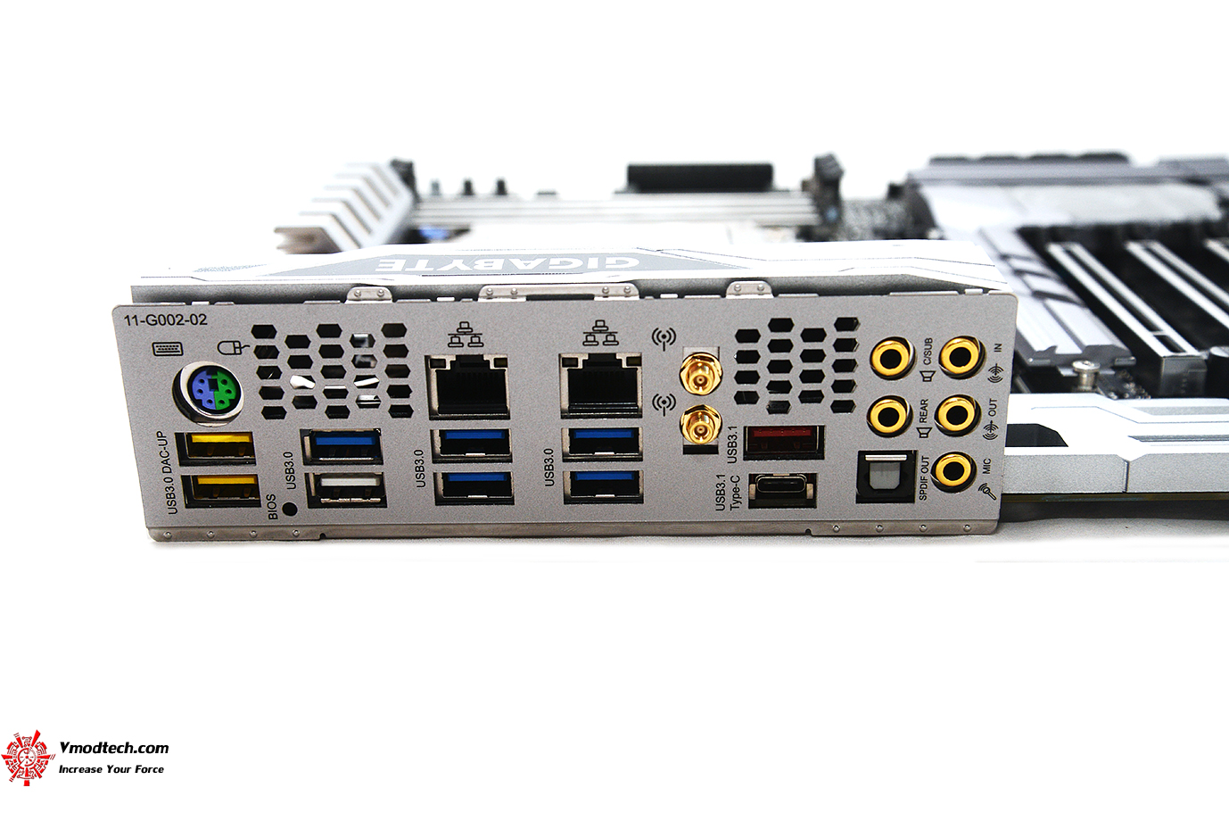 dsc 5650 GIGABYTE X399 DESIGNARE EX REVIEW