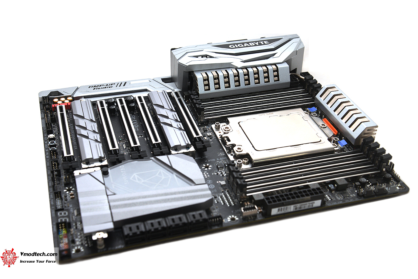 dsc 56841 GIGABYTE X399 DESIGNARE EX REVIEW