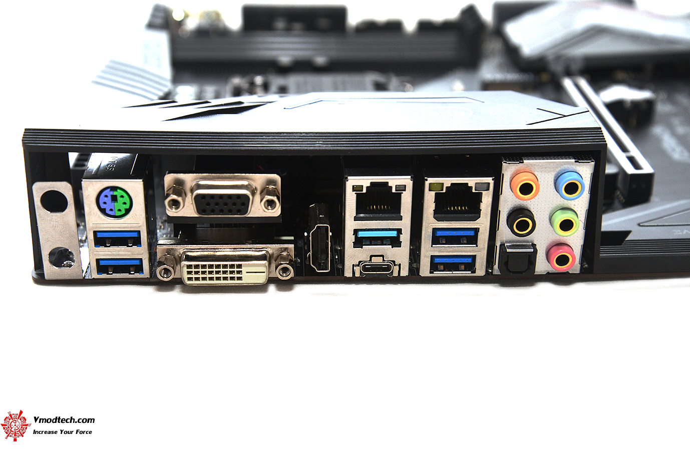 dsc 5976 ASRock Fatal1ty Z370 Gaming K6 Review