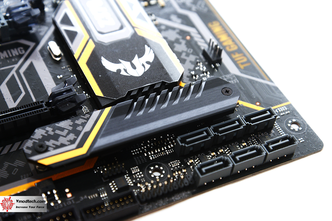 dsc 6116 ASUS TUF Z370 PLUS GAMING REVIEW