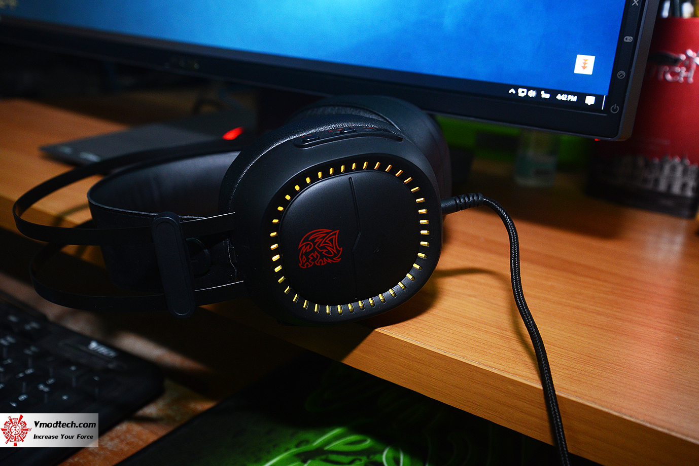 dsc 7962 Tt eSPORTS SHOCK PRO RGB GAMING HEADSET REVIEW