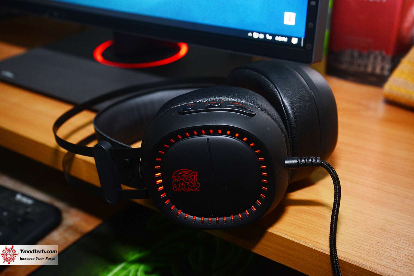 dsc 7971 Tt eSPORTS SHOCK PRO RGB GAMING HEADSET REVIEW