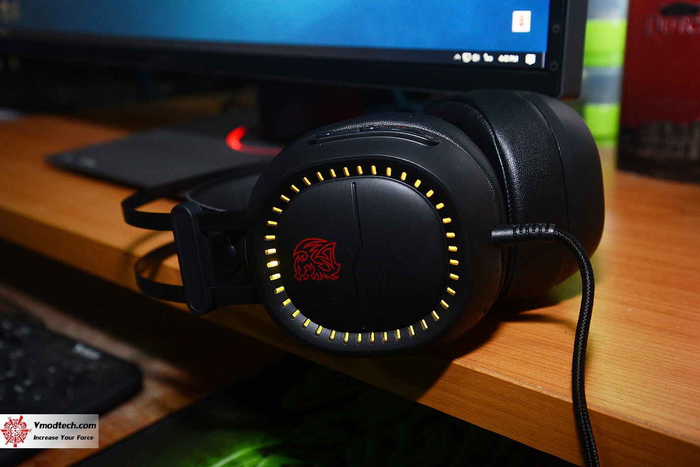 dsc 7974 Tt eSPORTS SHOCK PRO RGB GAMING HEADSET REVIEW