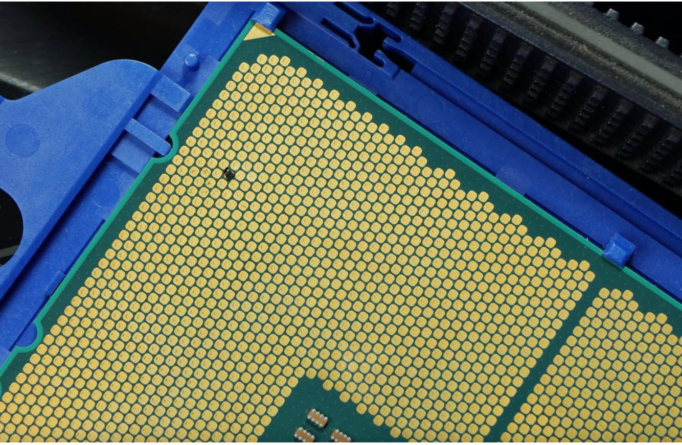 2018-01-30_7-59-25 2018 01 30 7 59 25 ทำไปได้ !!! เมื่อนักโมดิฟายจับซีพียู AMD EPYC รุ่น 32 Core ซ๊อกเก็ต SP3 มาแปลงใส่ในซ๊อกเก็ต TR4 แบบข้ามรุ่นในเมนบอร์ดรุ่น ASUS X399 Zenith Extreme ที่ใช้งานกับซีพียู Ryzen Threadripper