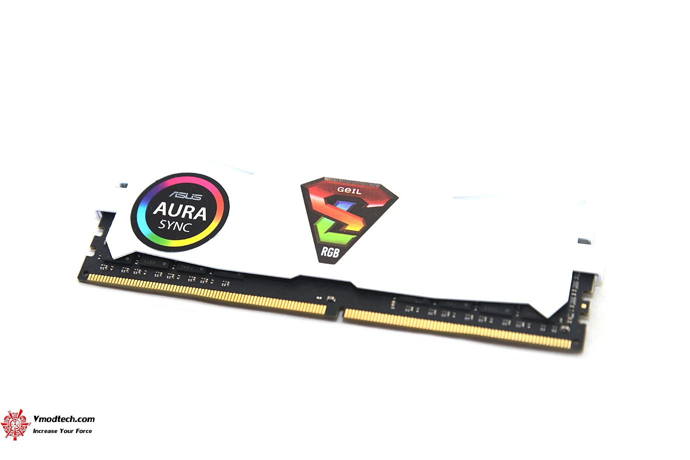 dsc 8637 GEIL SUPER LUCE RGB SYNC Series DDR4 2400Mhz RGB Gaming Memory Review