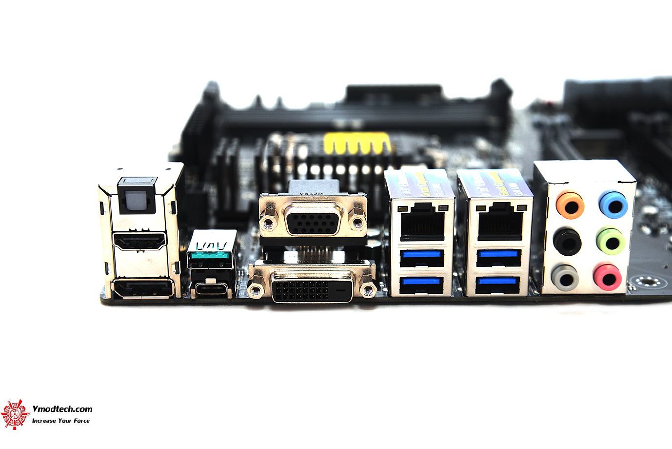 dsc 9373 ASUS P10S WS Workstation Motherboard Review 