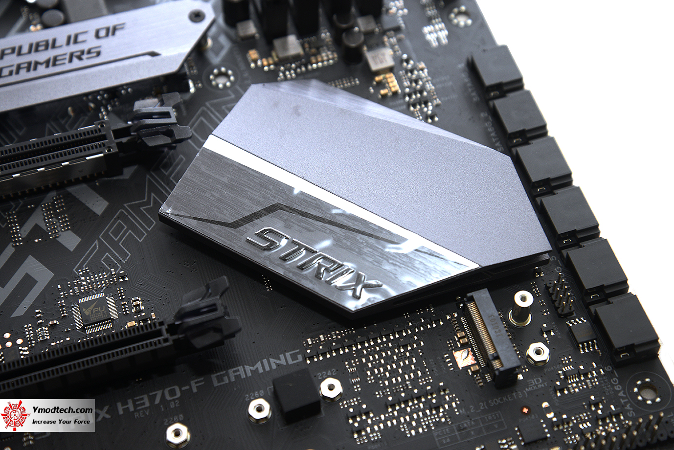 dsc 0495 ASUS ROG STRIX H370 F GAMING REVIEW