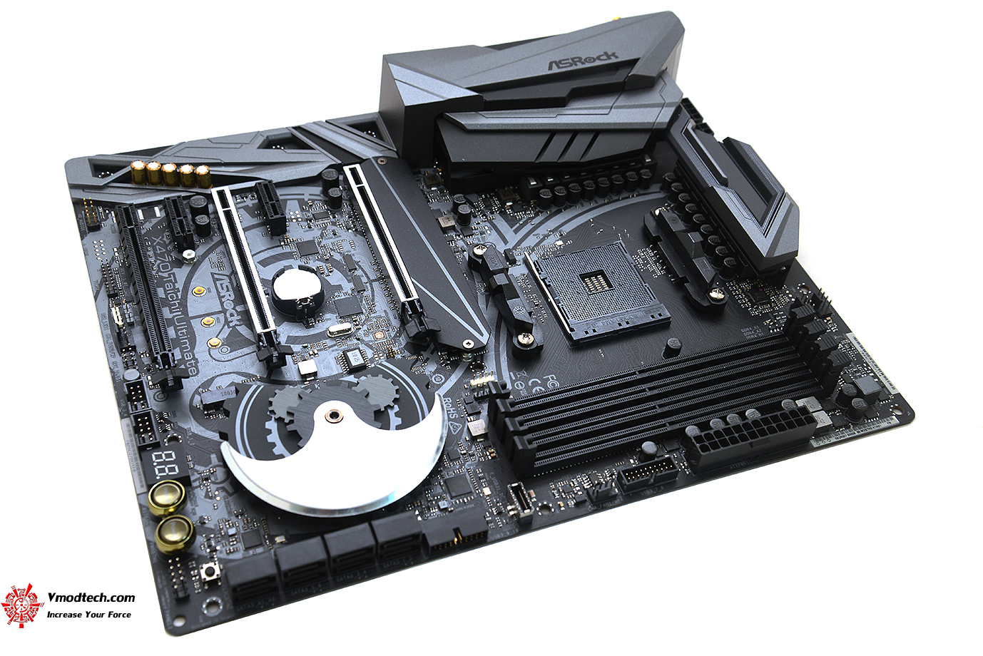 dsc 1181 ASRock X470 Taichi Ultimate Review