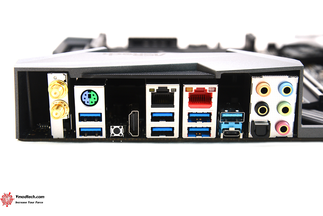 dsc 1254 ASRock X470 Taichi Ultimate Review