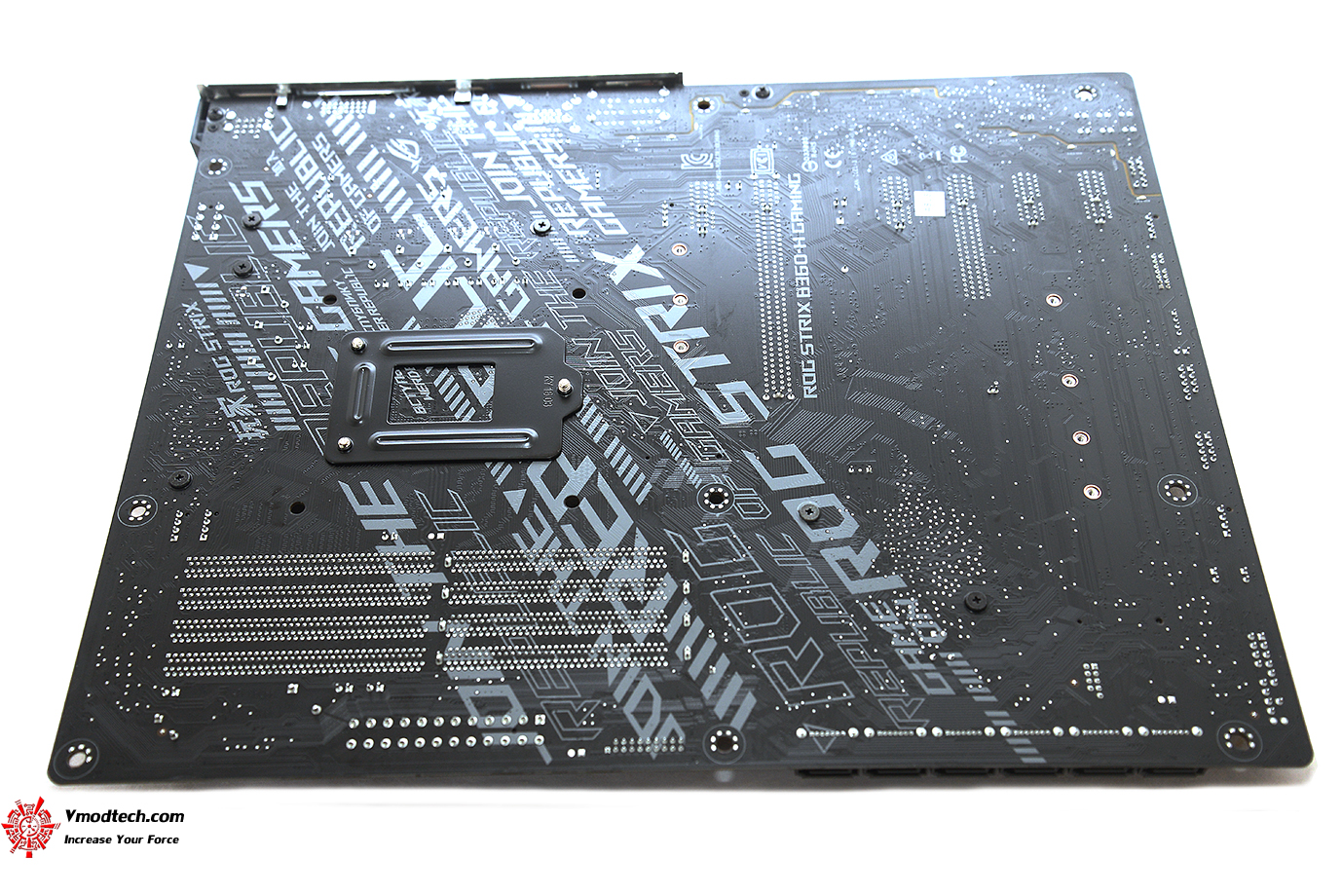 dsc 2099 ASUS ROG STRIX B360 H GAMING REVIEW