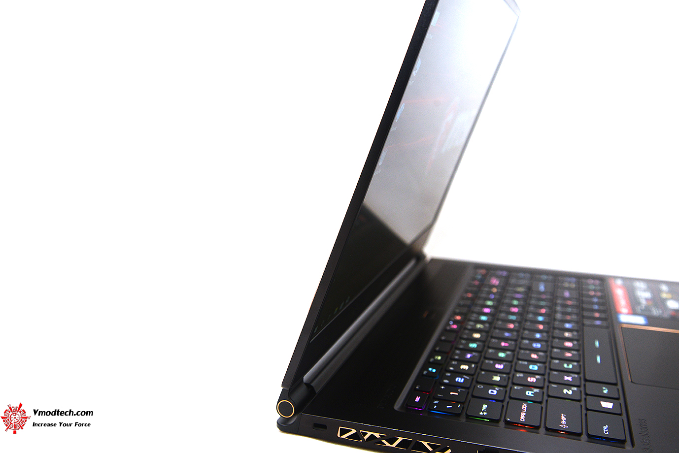 dsc 5102 MSI GS65 Stealth Thin 8RE Review