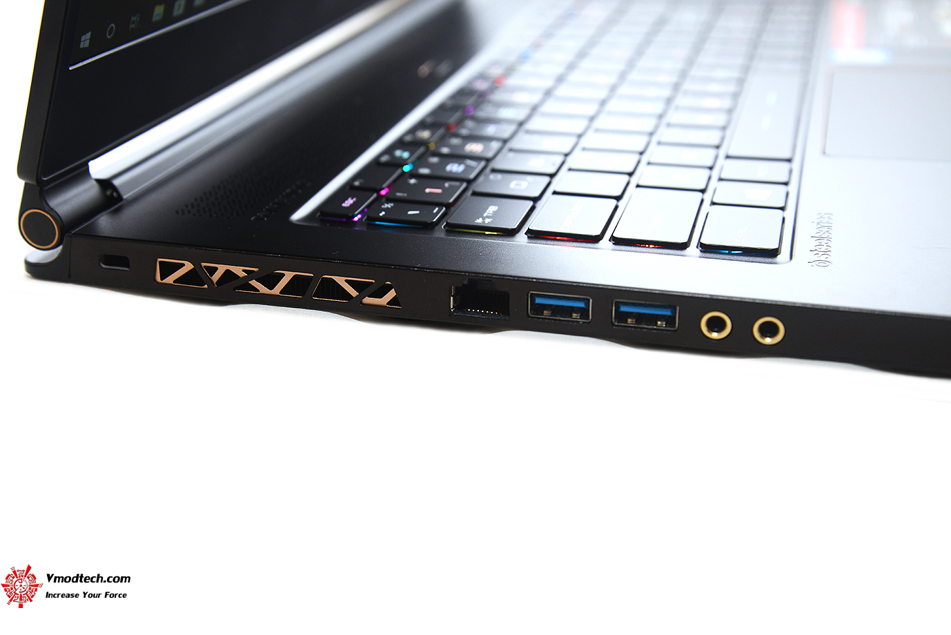 dsc 5110 MSI GS65 Stealth Thin 8RE Review