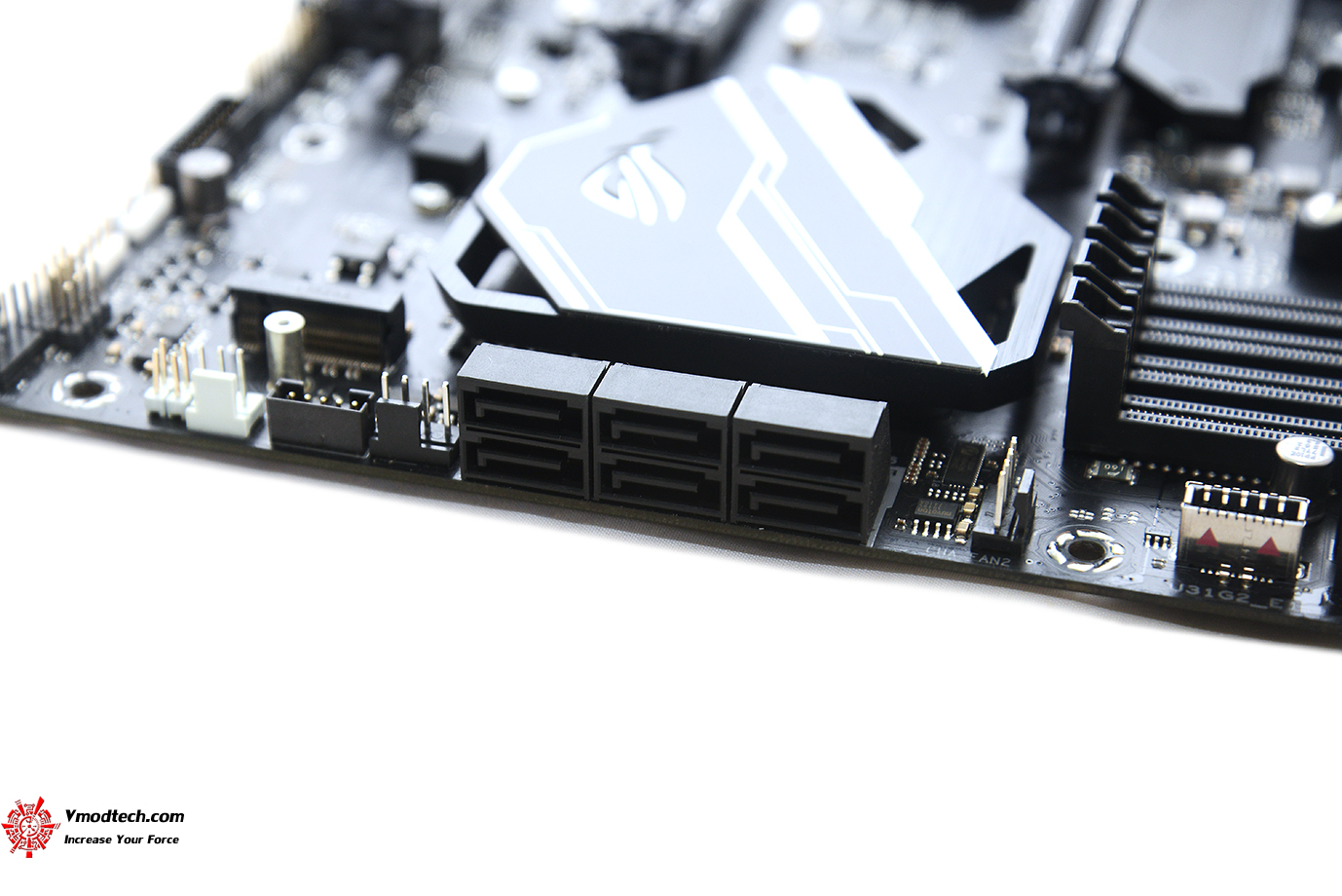 dsc 5310 ASUS ROG CROSSHAIR VII HERO (WI FI) REVIEW