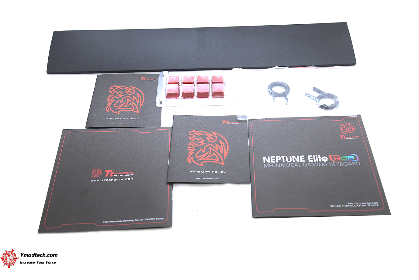 dsc 6812 Tt eSPORTS Neptune Elite RGB Blue Gaming Keyboard Review