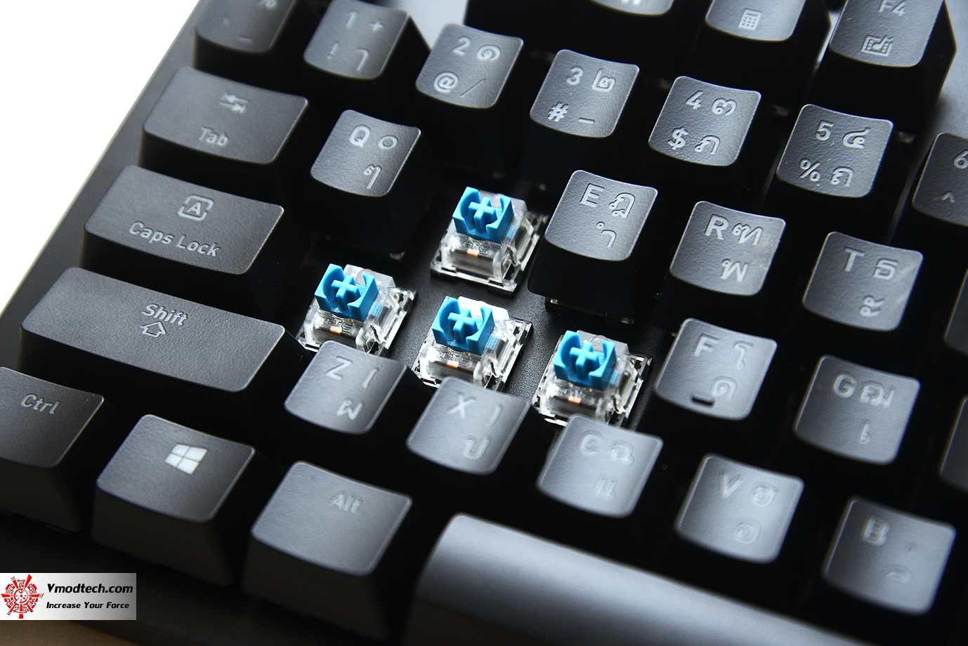 dsc 6847 Tt eSPORTS Neptune Elite RGB Blue Gaming Keyboard Review